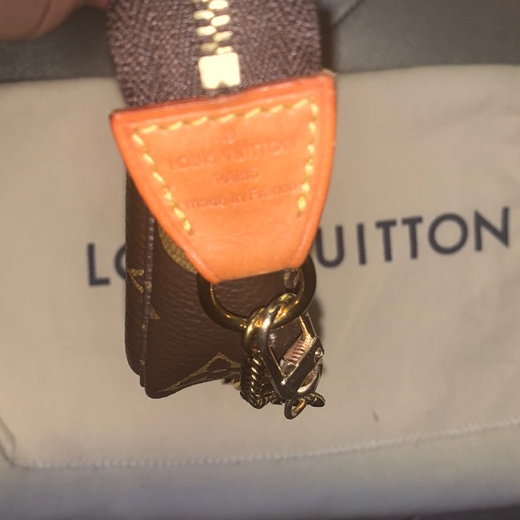 Louis Vuitton Mini Pochette - Picture 3 of 6